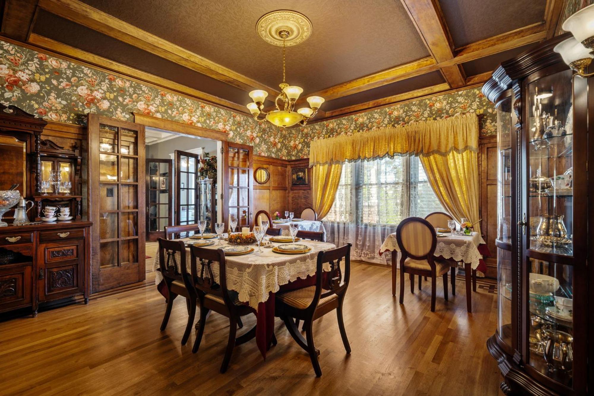 The Inn On Front Street สเตทส์วิลล์ ภายนอก รูปภาพ